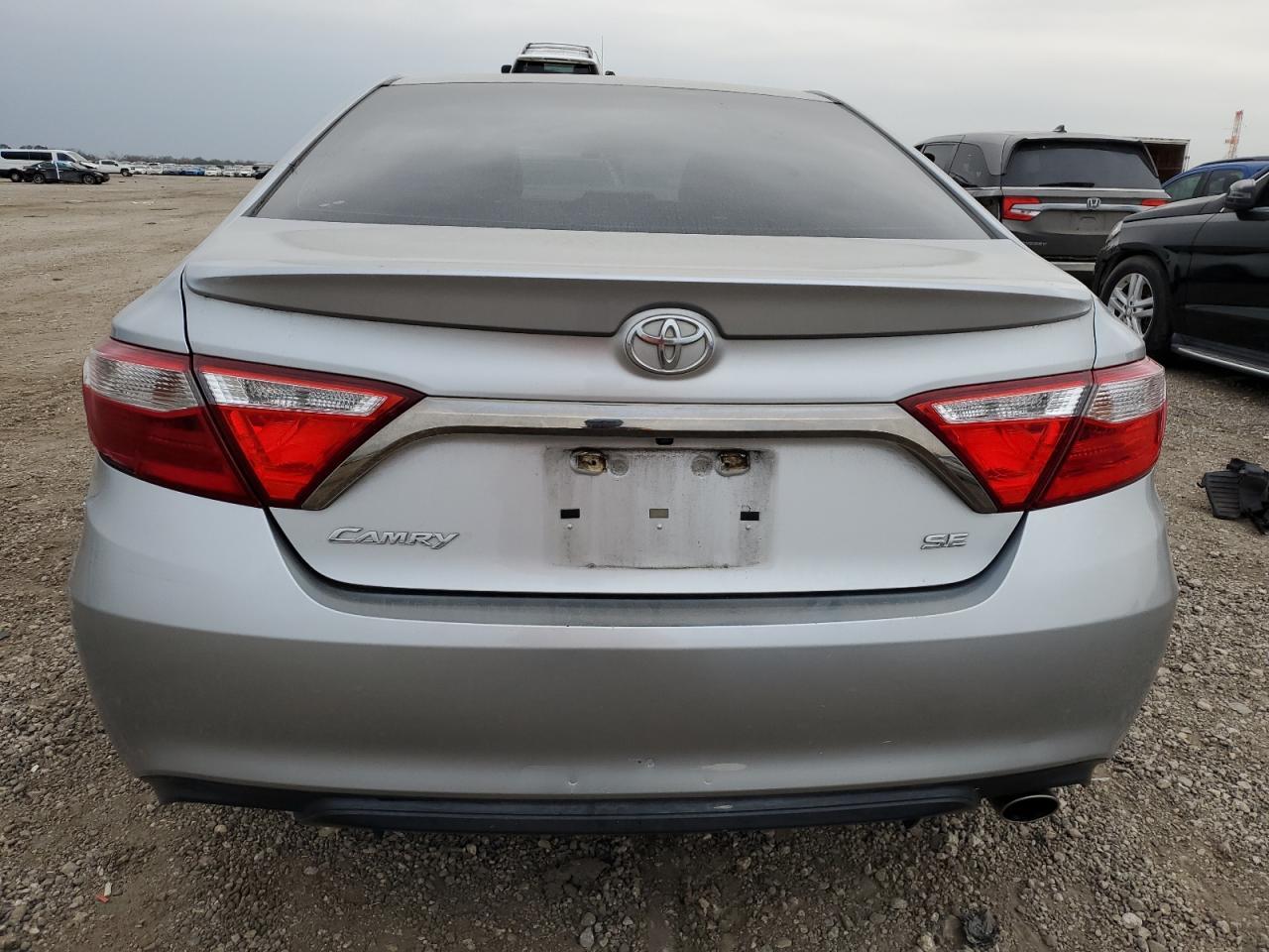 2017 Toyota Camry Le - Фото 6
