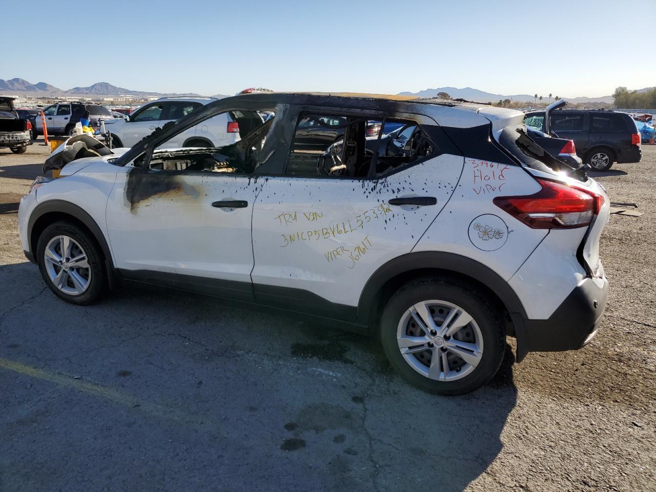 2020 Niss Kicks S - Фото 2