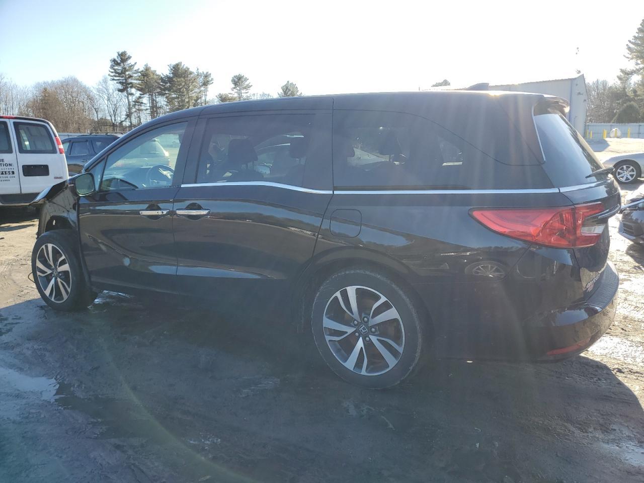 2023 Honda Odyssey Touring - Фото 2