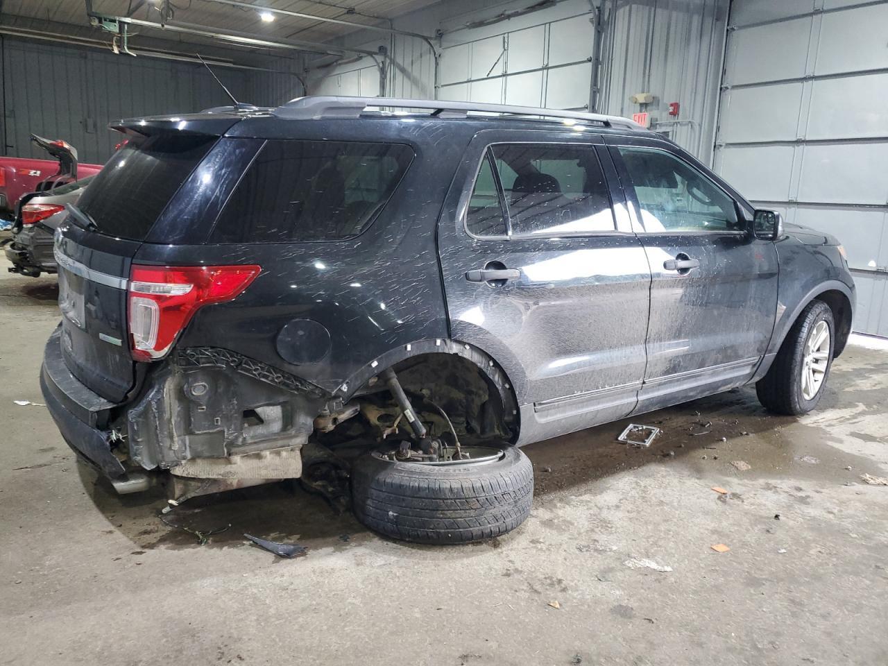 2015 Ford Explorer - Image 3