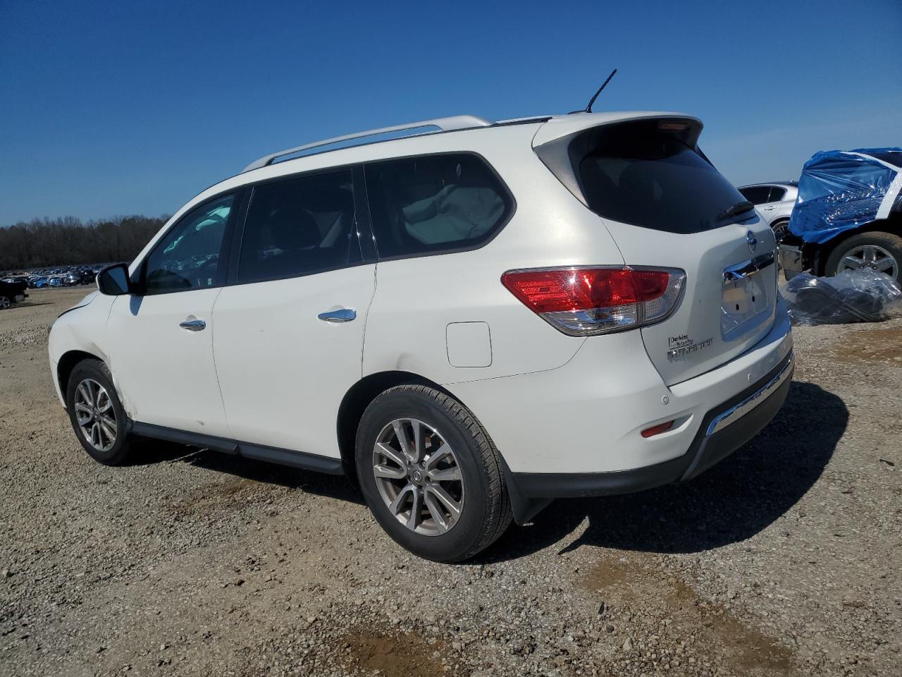2014 Nissan Pathfinder S - Фото 2