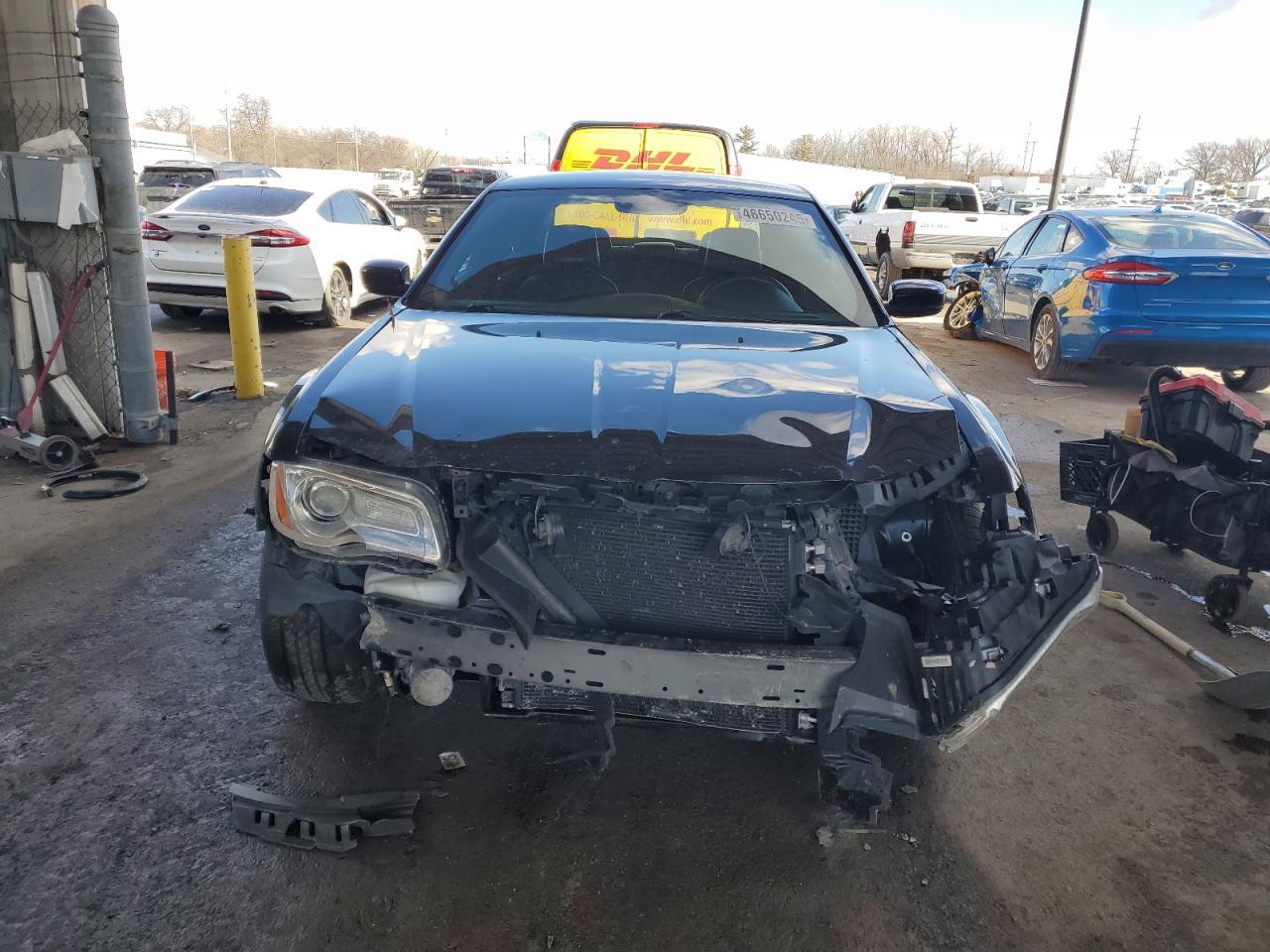 2014 Chrysler 300 - Image 5
