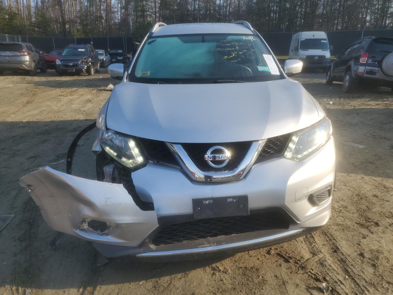 2015 Nissan Rogue S - Фото 5