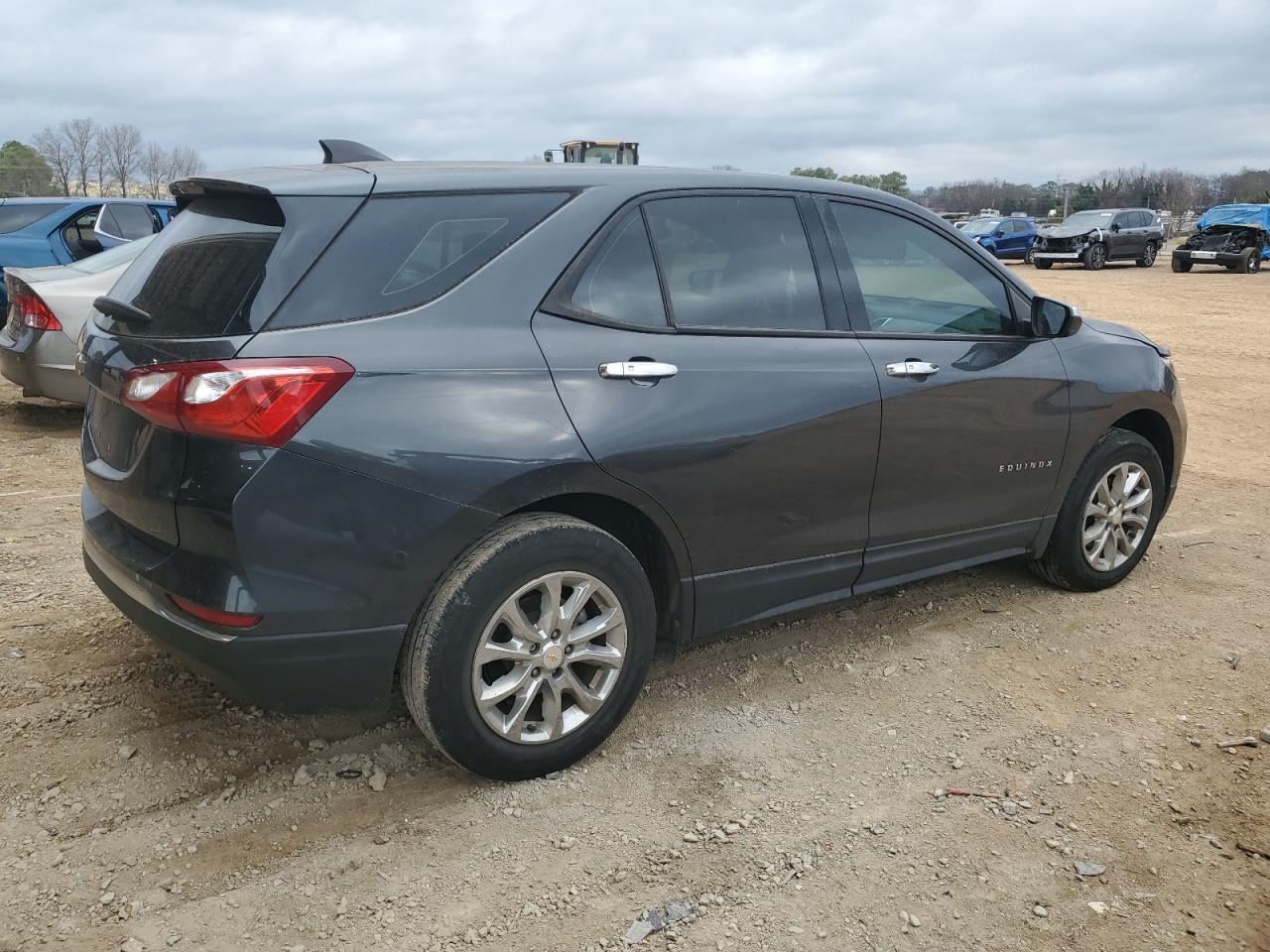 2018 Chevrolet Equinox Ls - Фото 3
