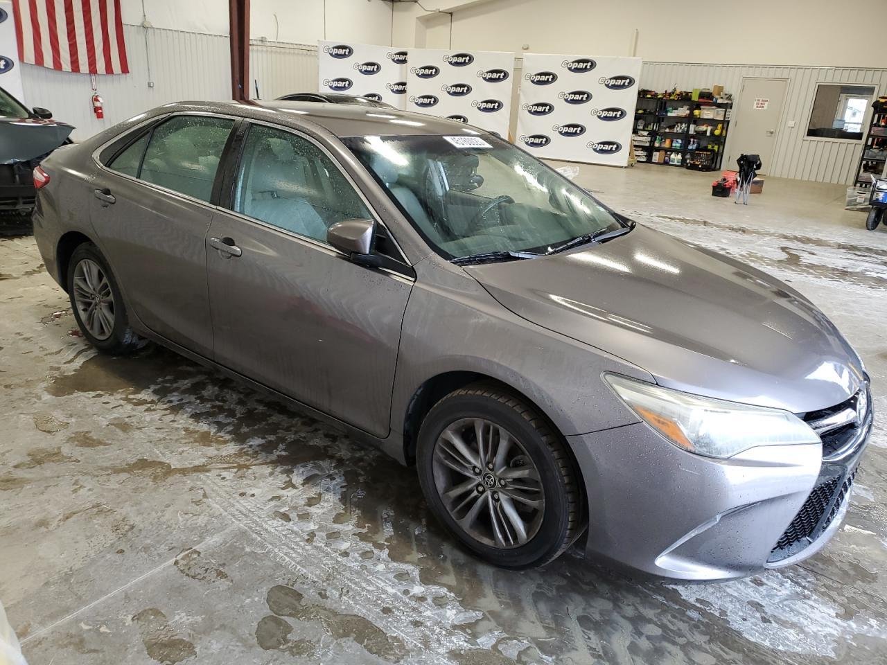 2015 Toyota Camry Le - Фото 4