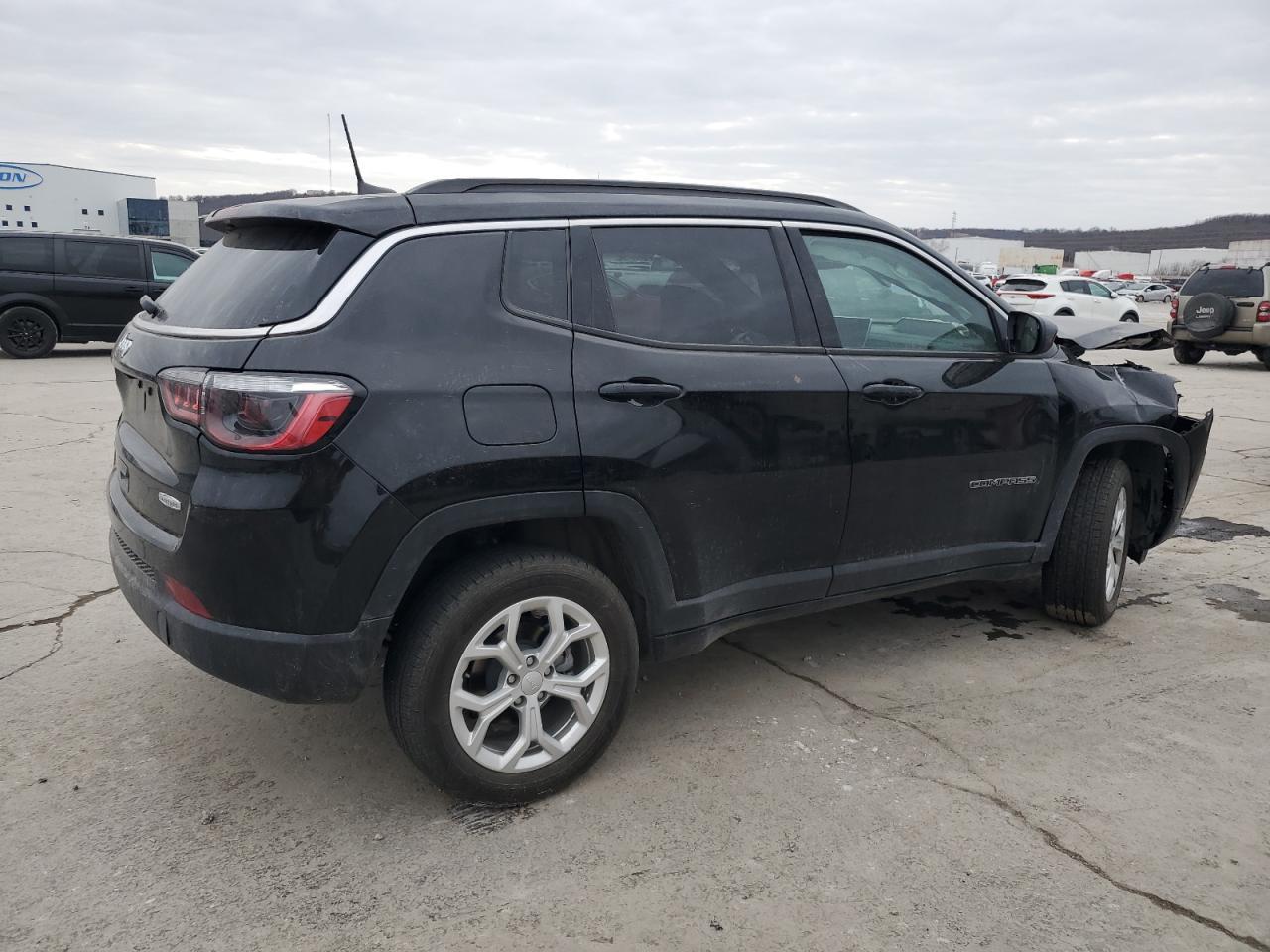 2024 Jeep Compass Latitude - Фото 3