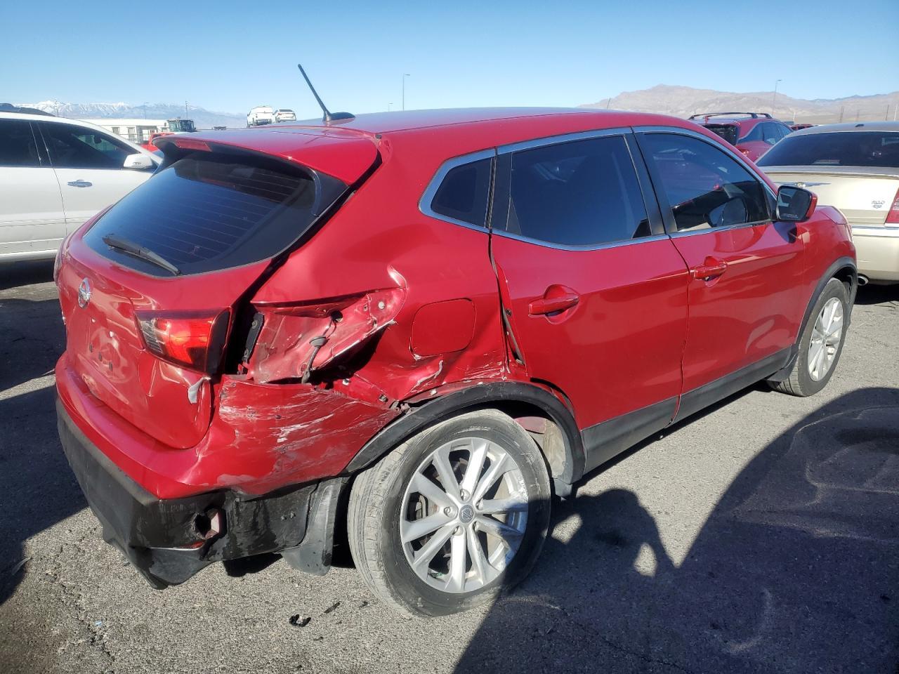 2017 Nissan Rogue Sport S - Фото 3