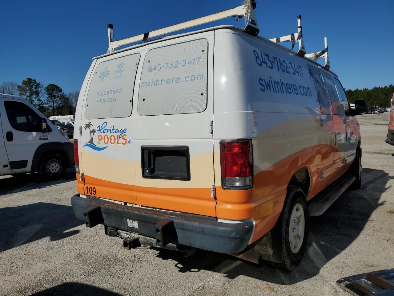 2012 Ford Econoline E250 Van - Фото 3