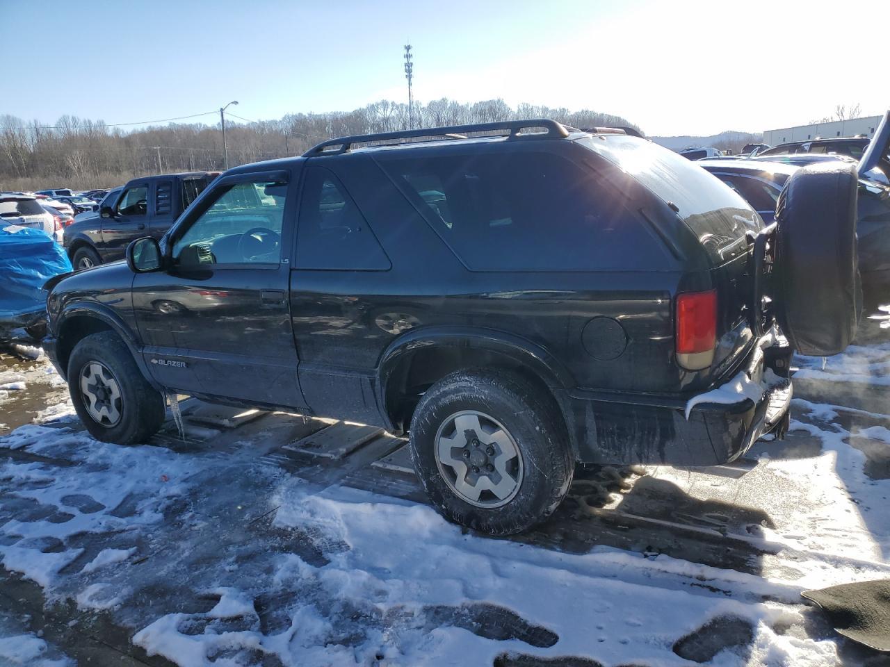 1998 Chevrolet Blazer - Image 2