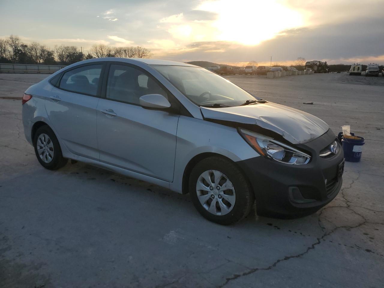 2016 Hyundai Accent Se - Image 4