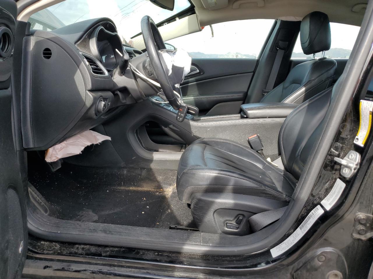 2015 Chrysler 200 - Image 7