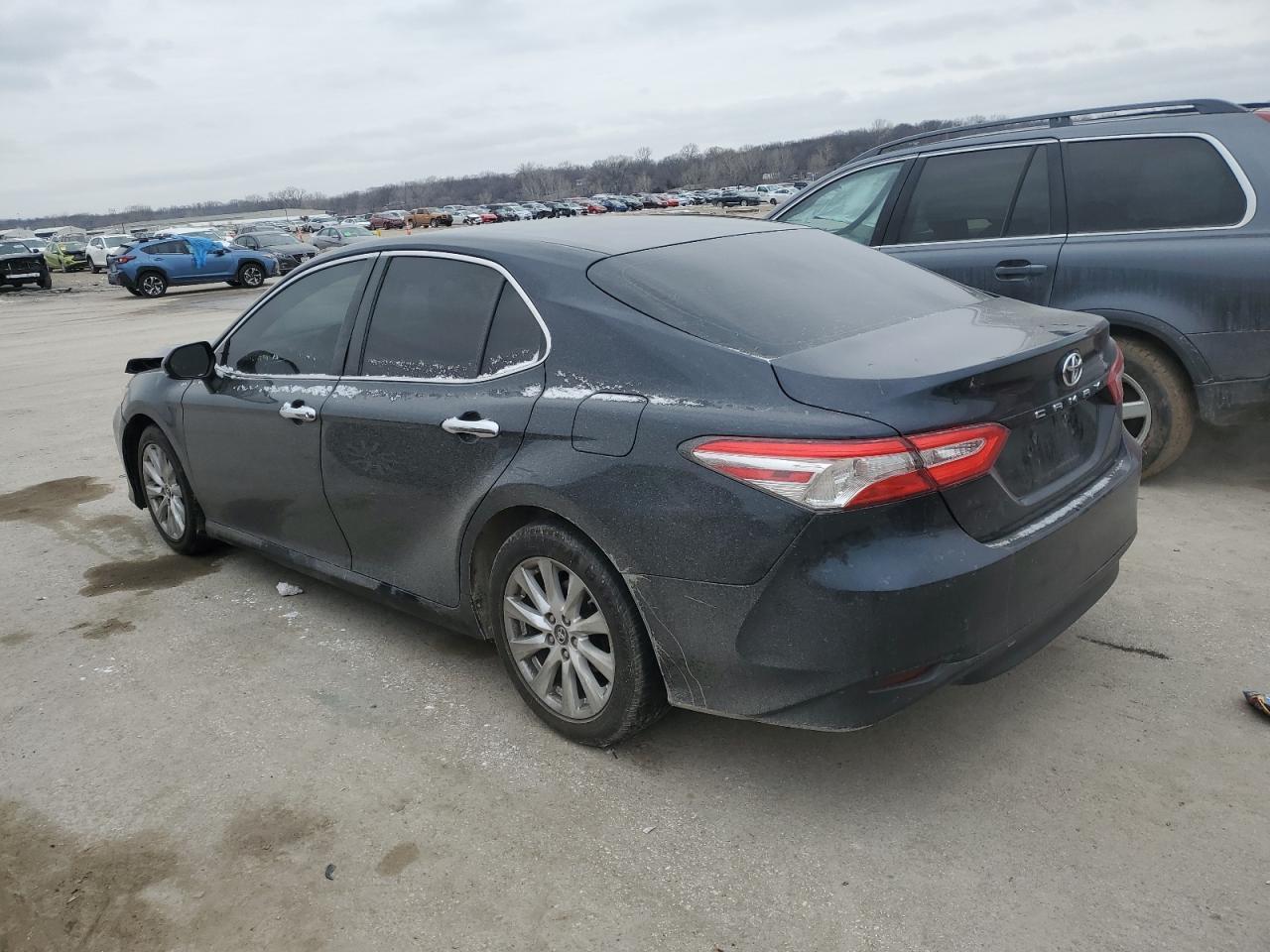 2018 Toyota Camry L - Фото 2