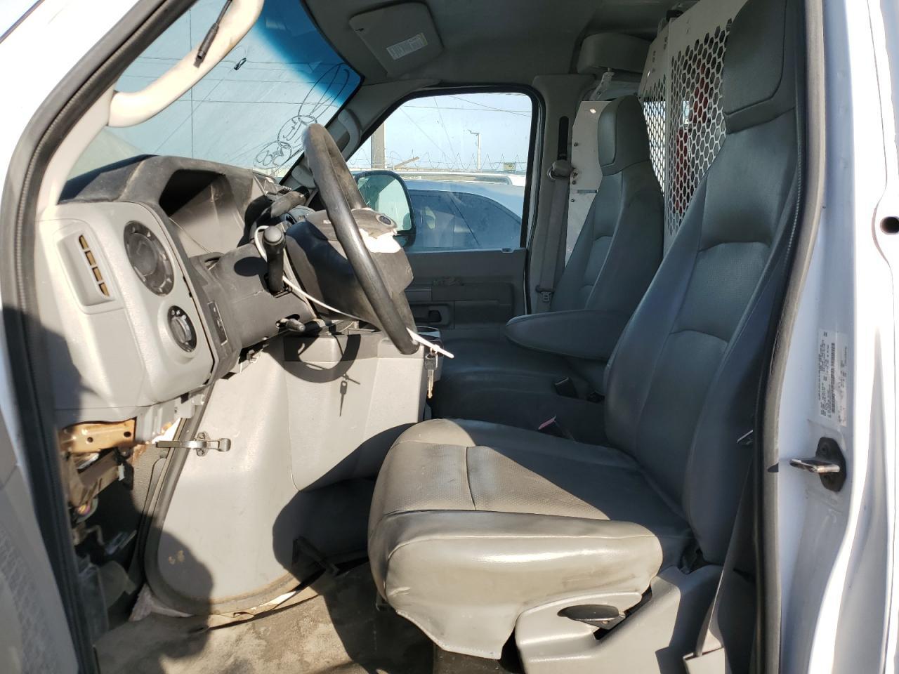 2014 Ford Econoline E350 Super Duty Van - Image 7