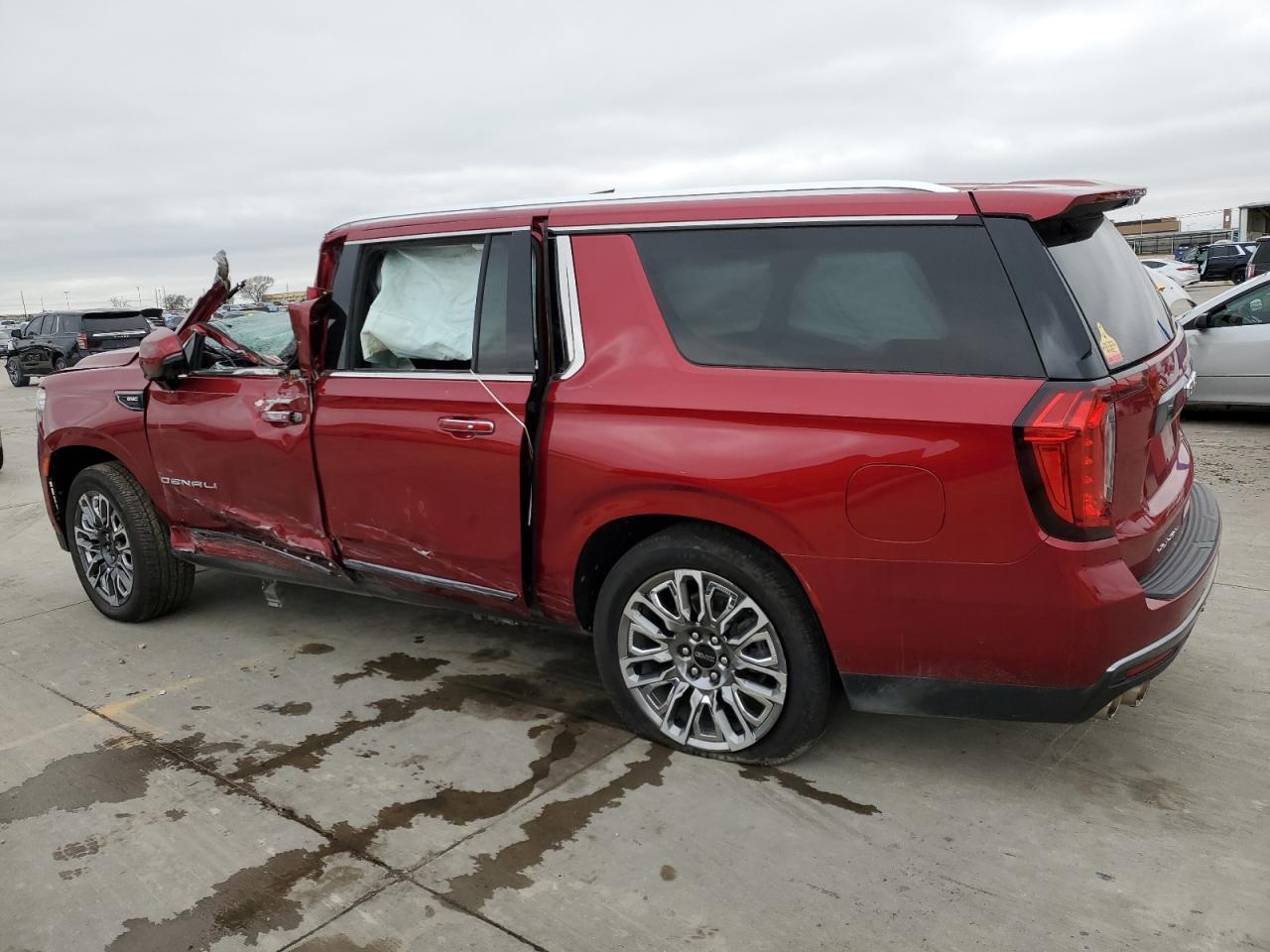 2023 GMC Yukon Xl Denali Ultimate - Image 2