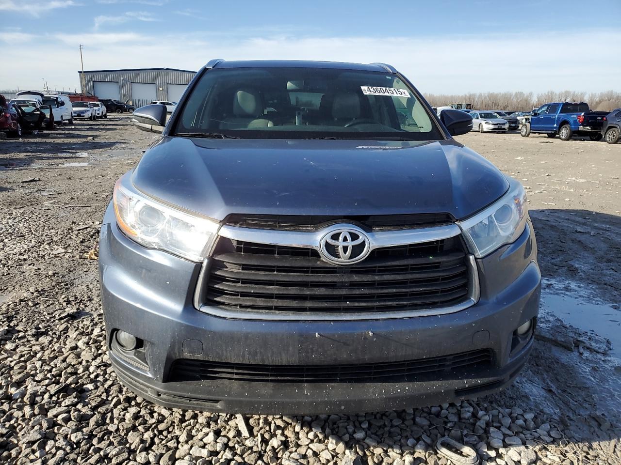 2016 Toyota Highlander Xle - Image 5