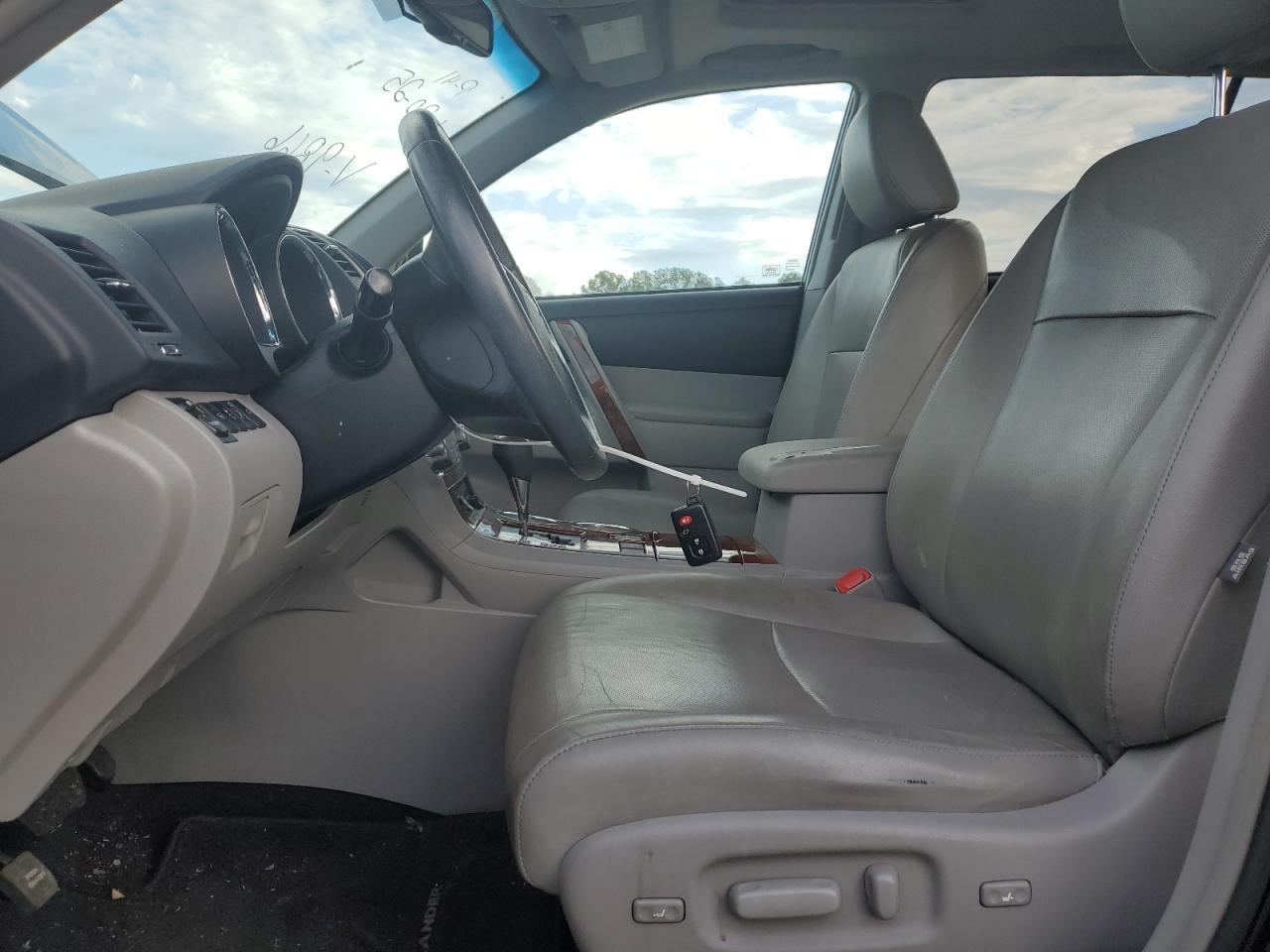 2013 Toyota Highlander Limited - Image 7