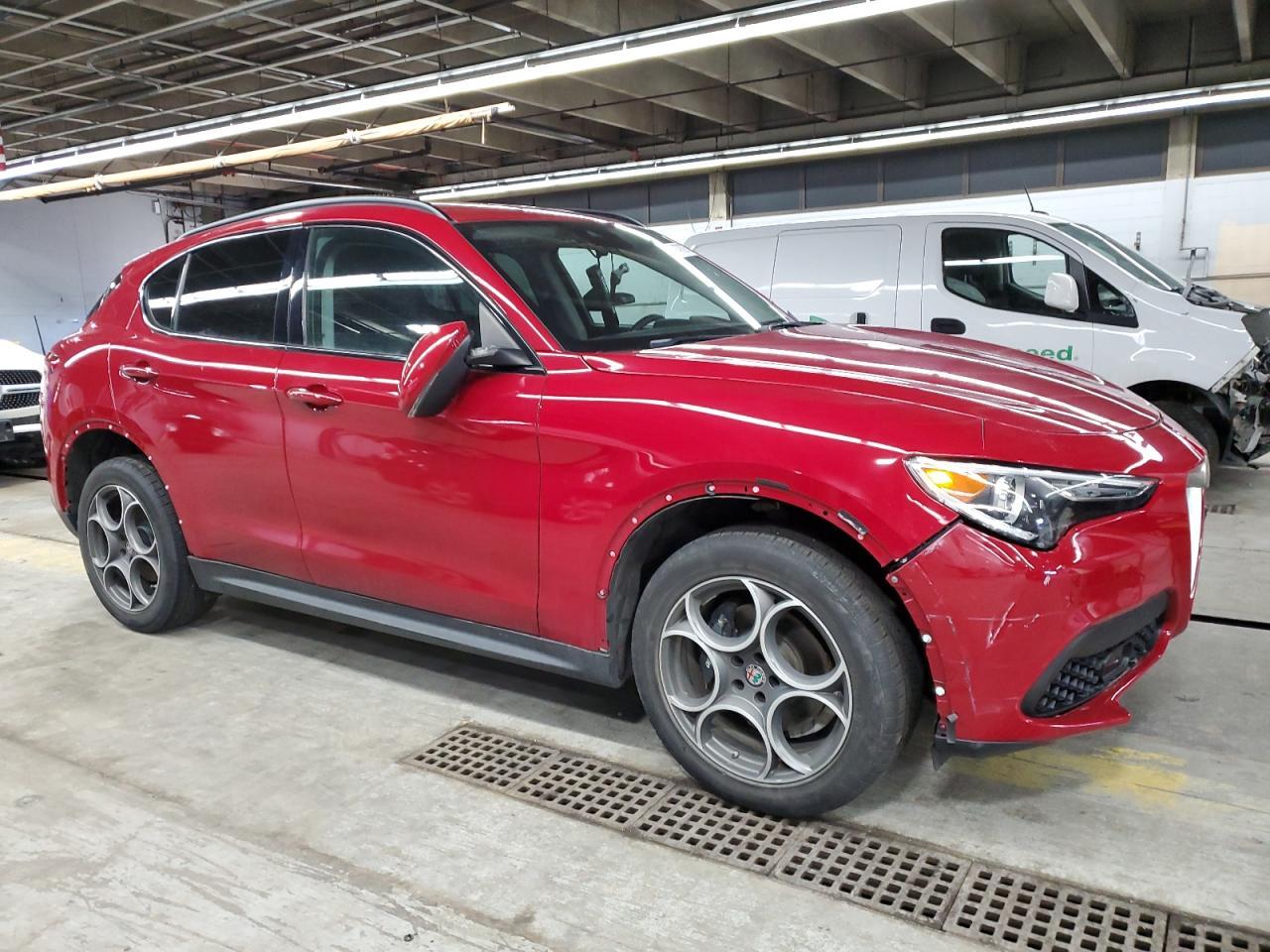 2018 Alfa Romeo Stelvio Sport - Фото 4
