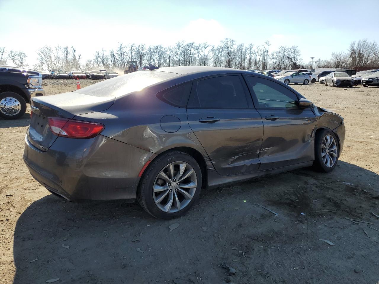 2016 Chrysler 200 S - Фото 3