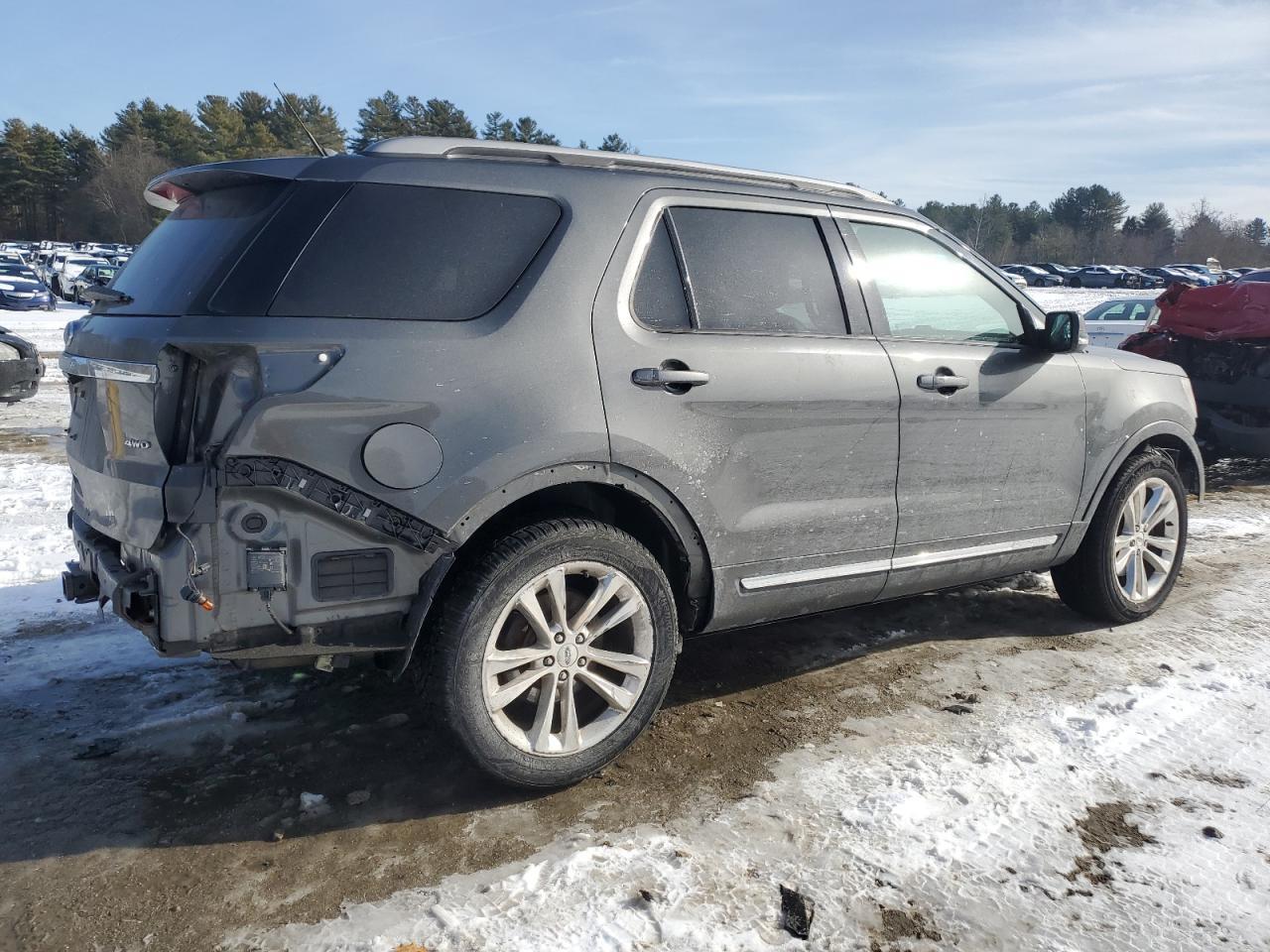 2018 Ford Explorer Xlt - Фото 3