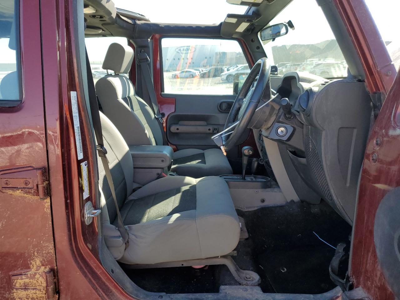 2010 Jeep Wrangler Unlimited Sport - Image 7