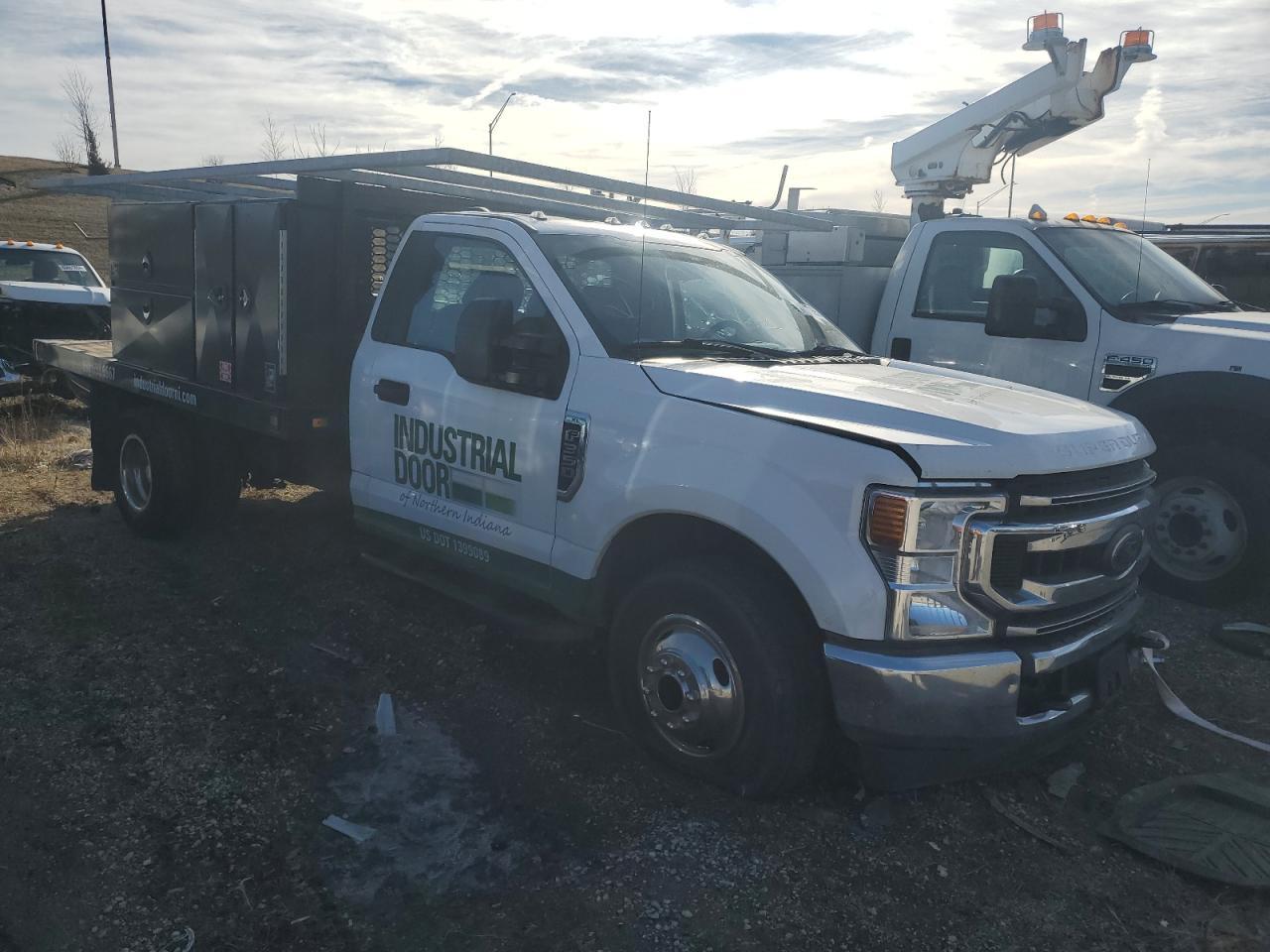 2021 Ford F350 Super Duty - Фото 4
