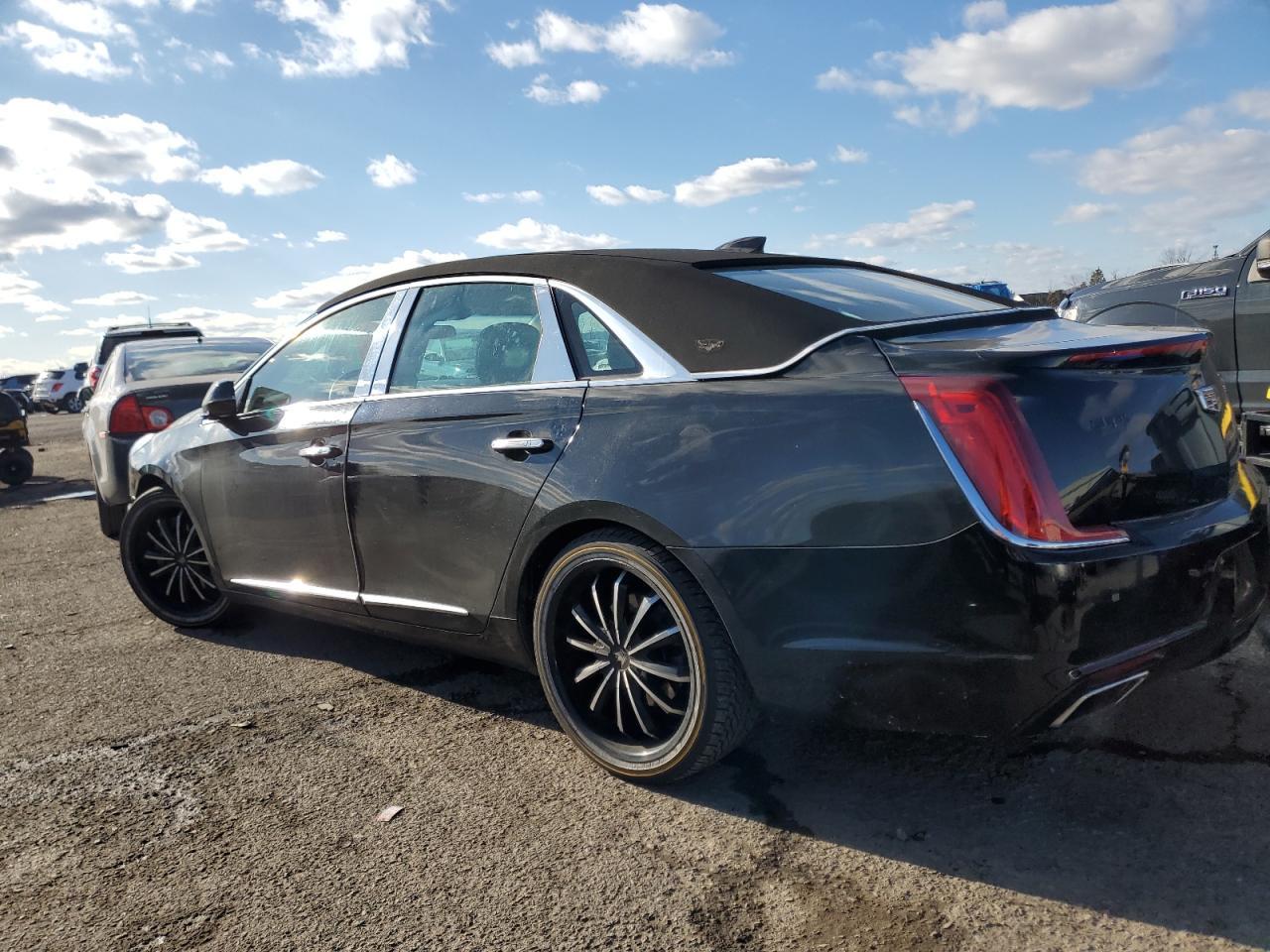 2018 Cadillac Xts Luxury - Image 2
