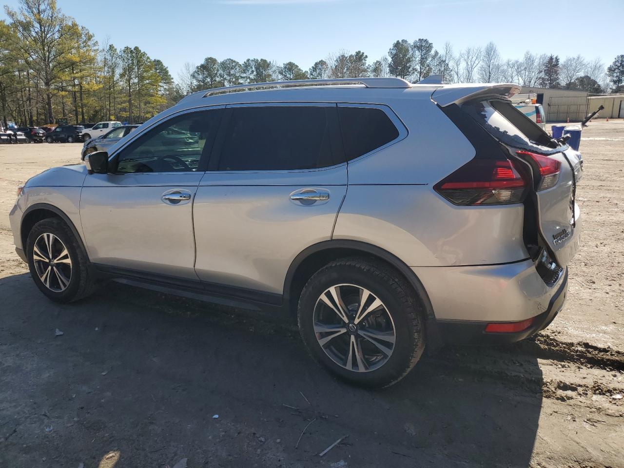 2019 Nissan Rogue S - Фото 2