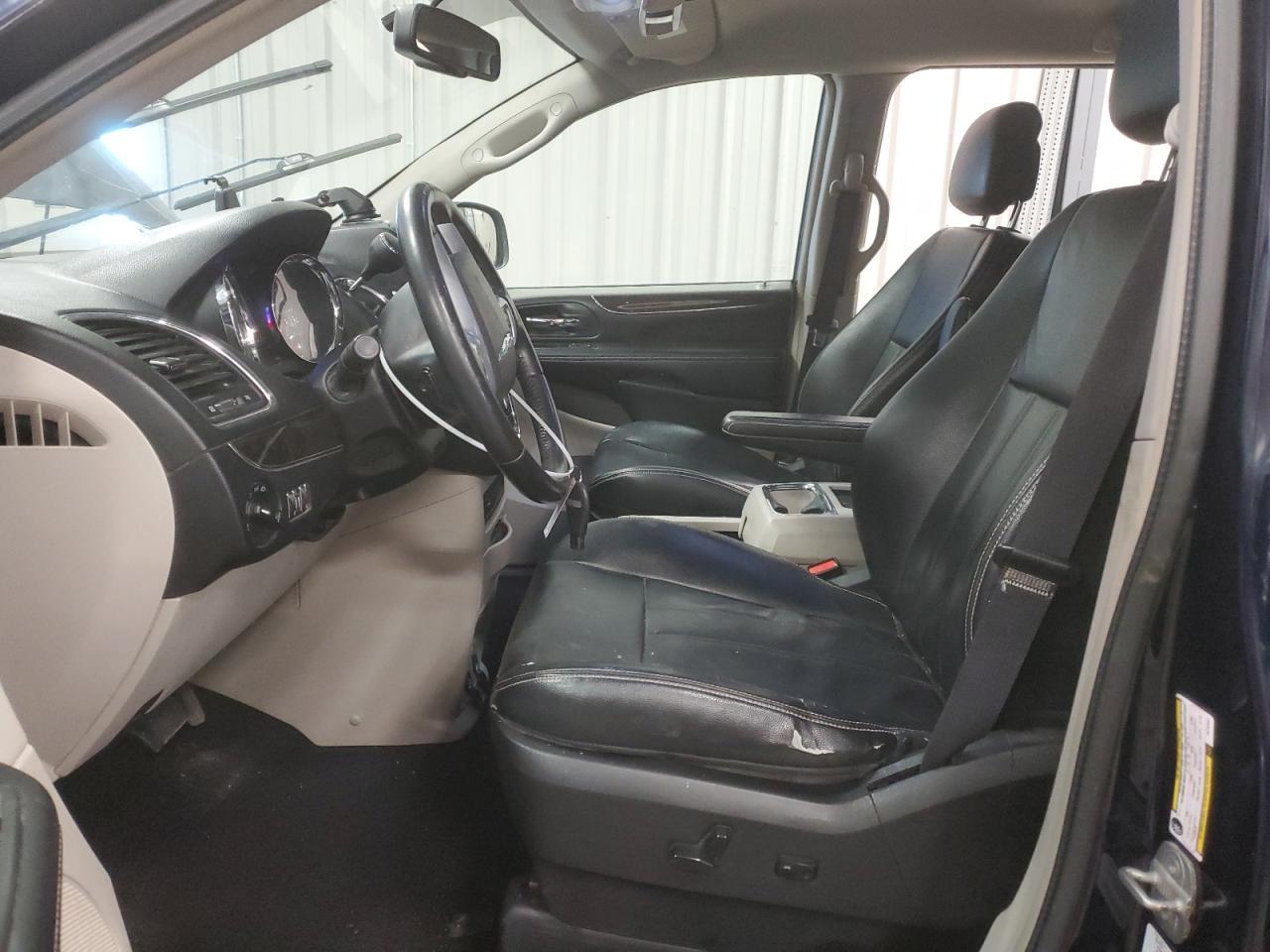 2013 Chrysler Town & Country Touring - Фото 7