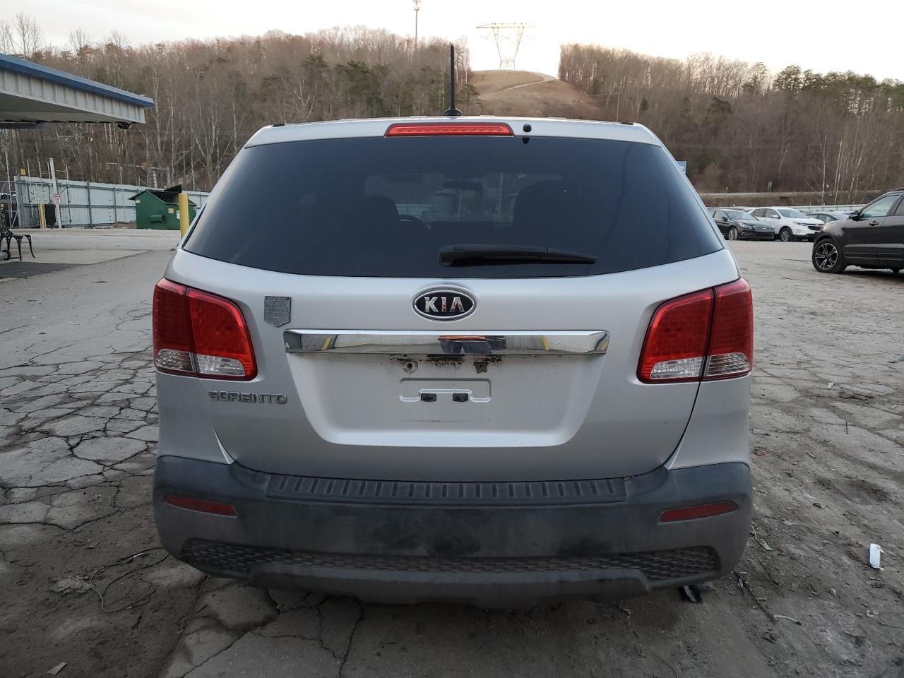 2011 Kia Sorento Base - Фото 6
