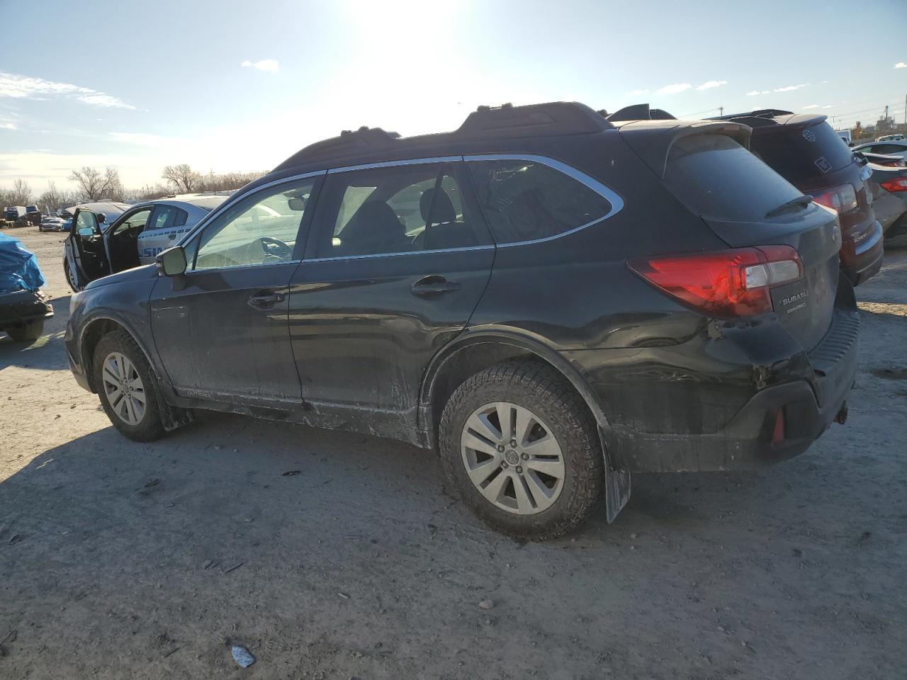 2018 Subaru Outback 2.5I Premium - Image 2