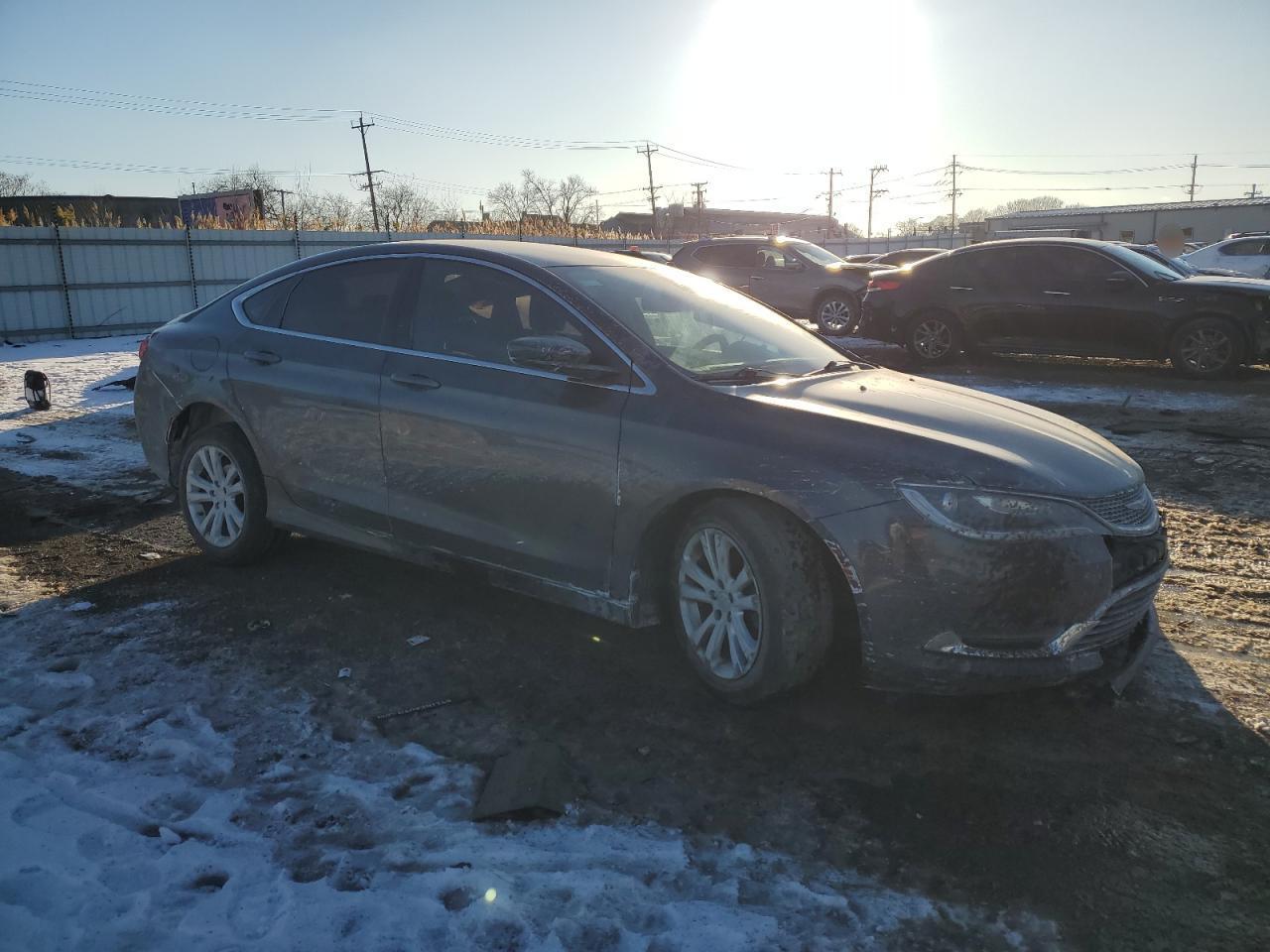 2015 Chrysler 200 Limited - Фото 4