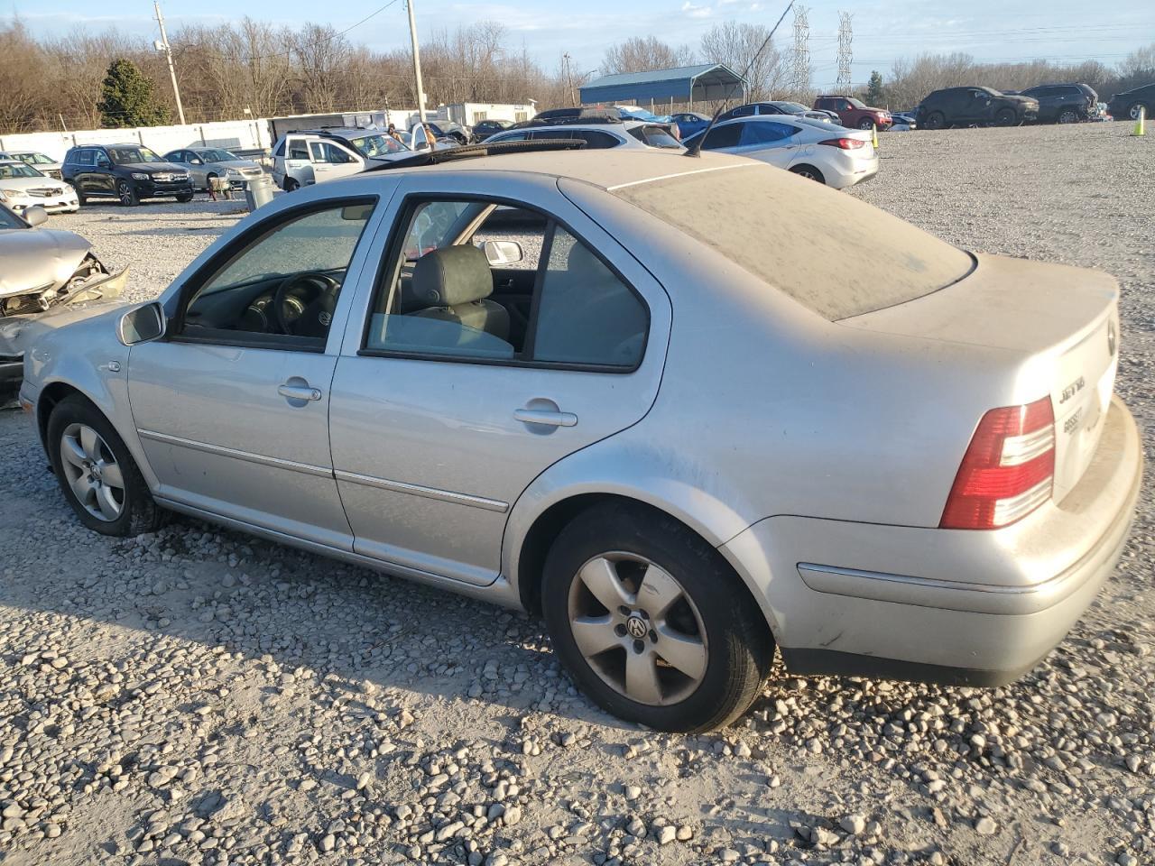 2005 Volkswagen Jetta - Image 2