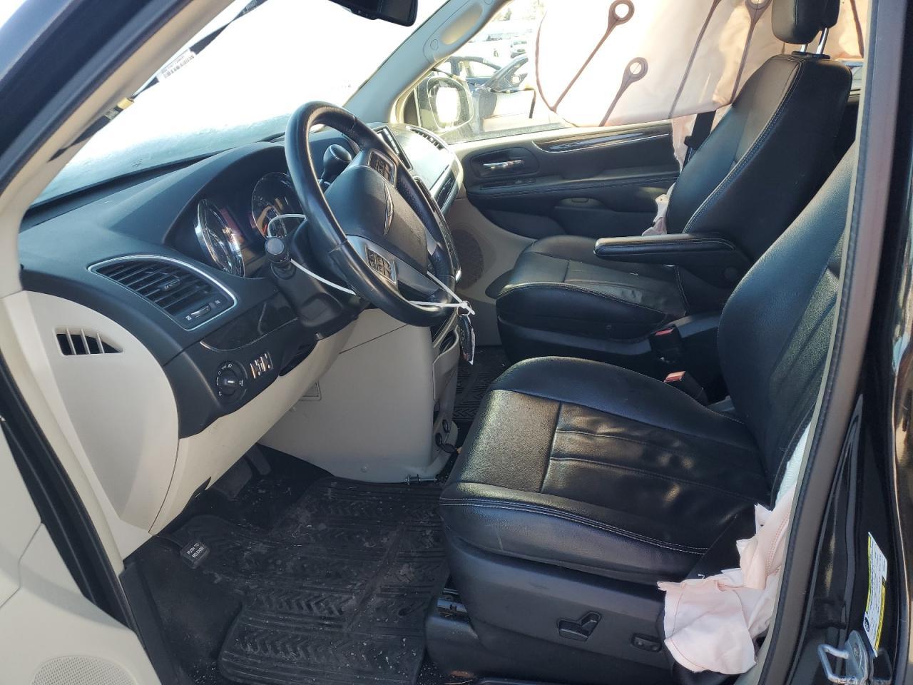 2013 Chrysler Town & Country Touring - Фото 7