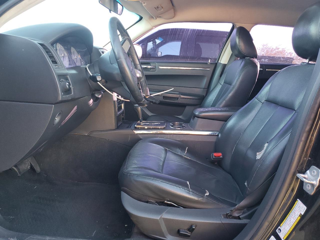 2010 Chrysler 300 Touring - Фото 7