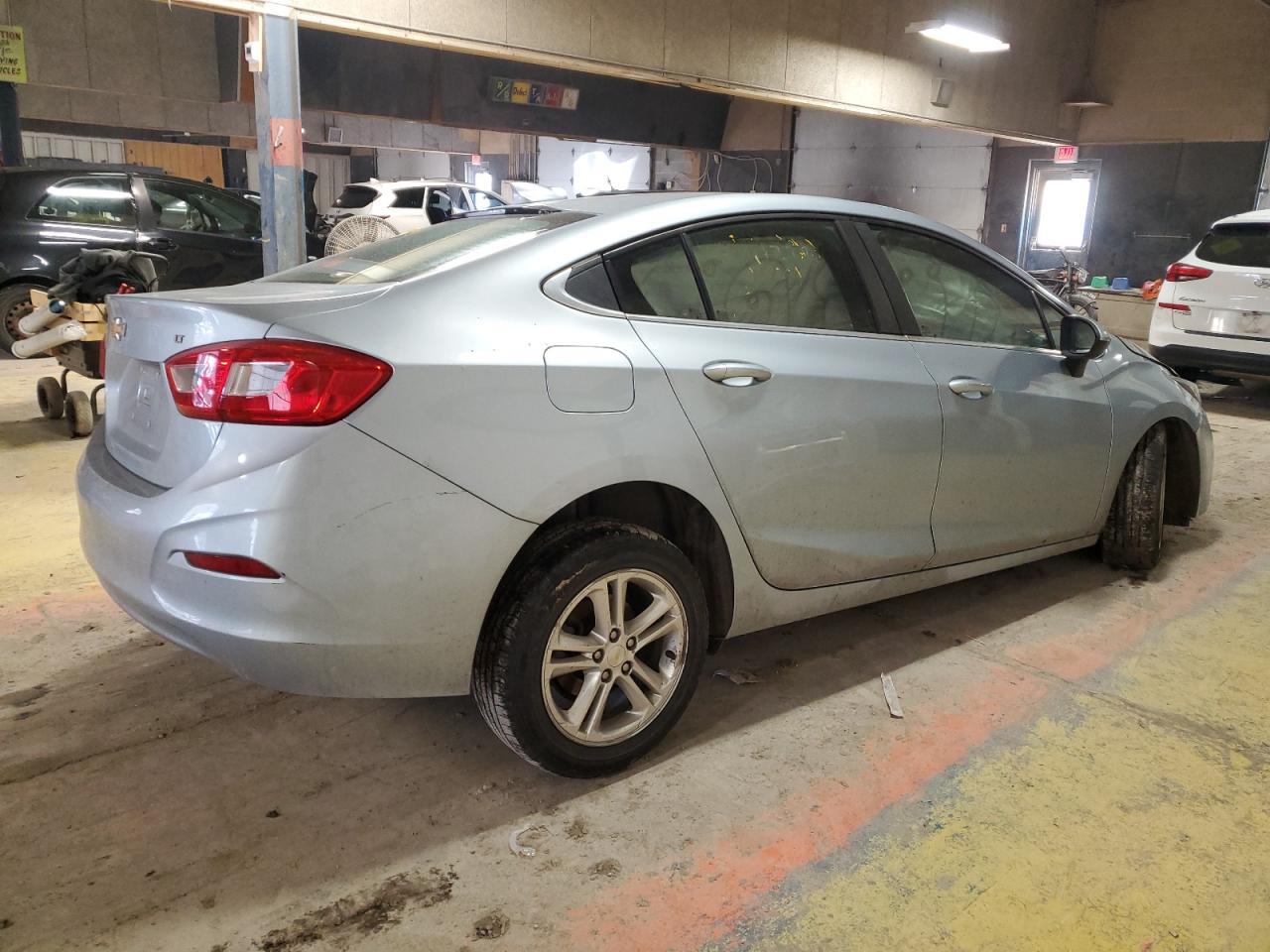 2017 Chevrolet Cruze Lt - Фото 3