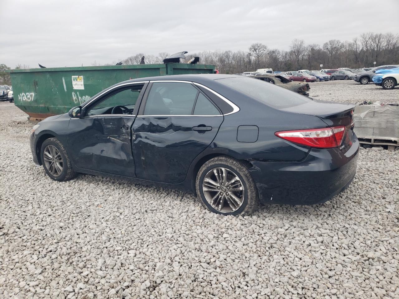 2015 Toyota Camry Le - Фото 2