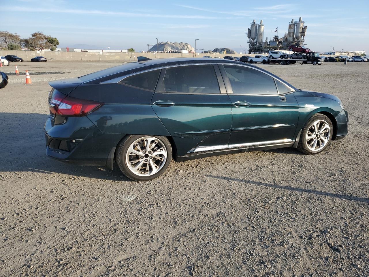 2018 Honda Clarity Touring - Image 3