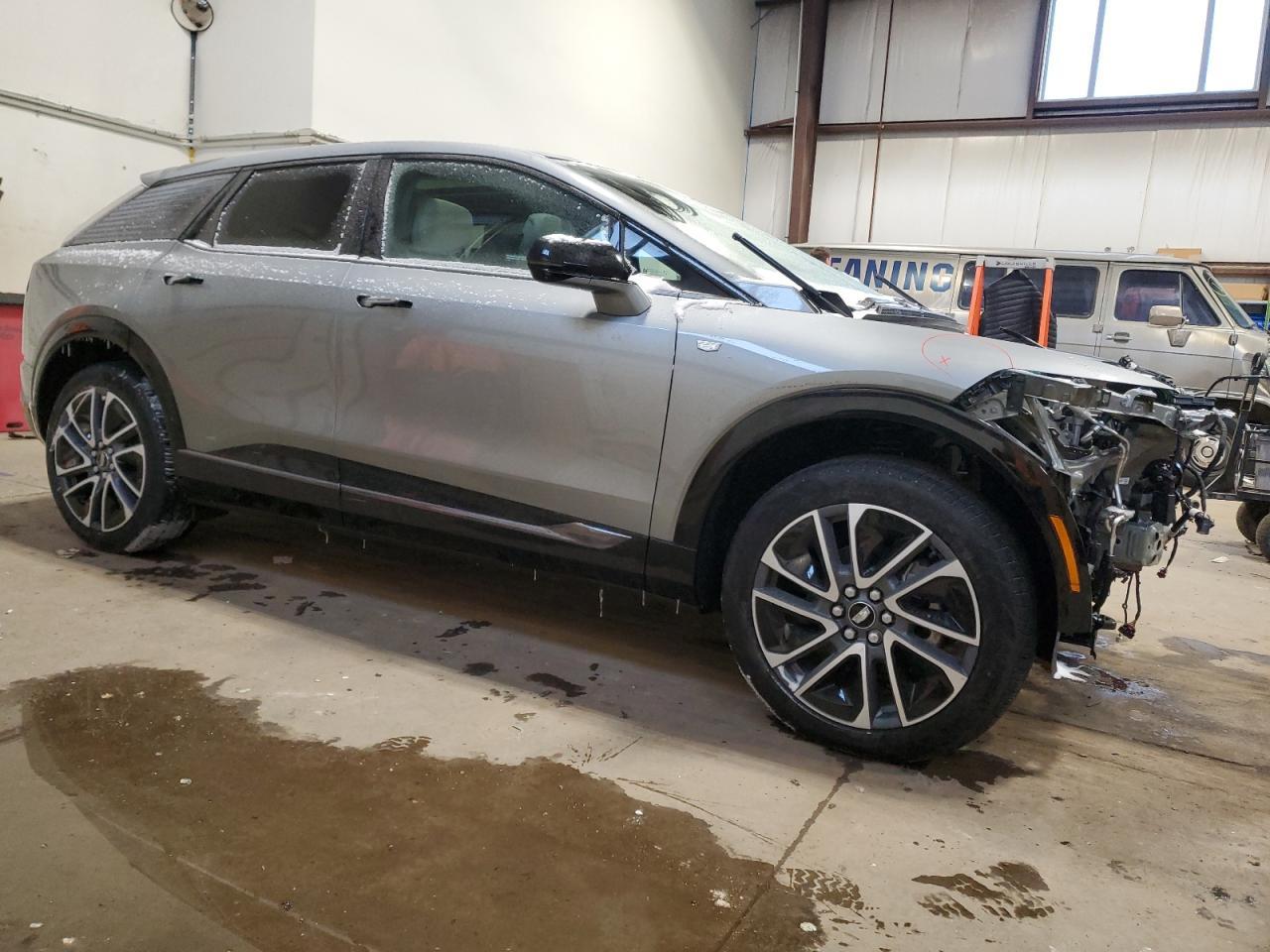 2025 Cadillac Optiq Sport - Фото 4