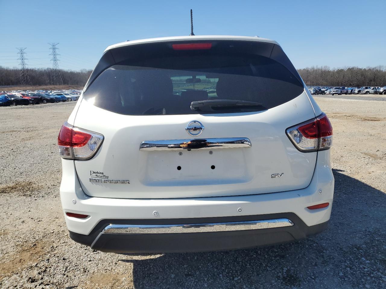 2014 Nissan Pathfinder S - Фото 6