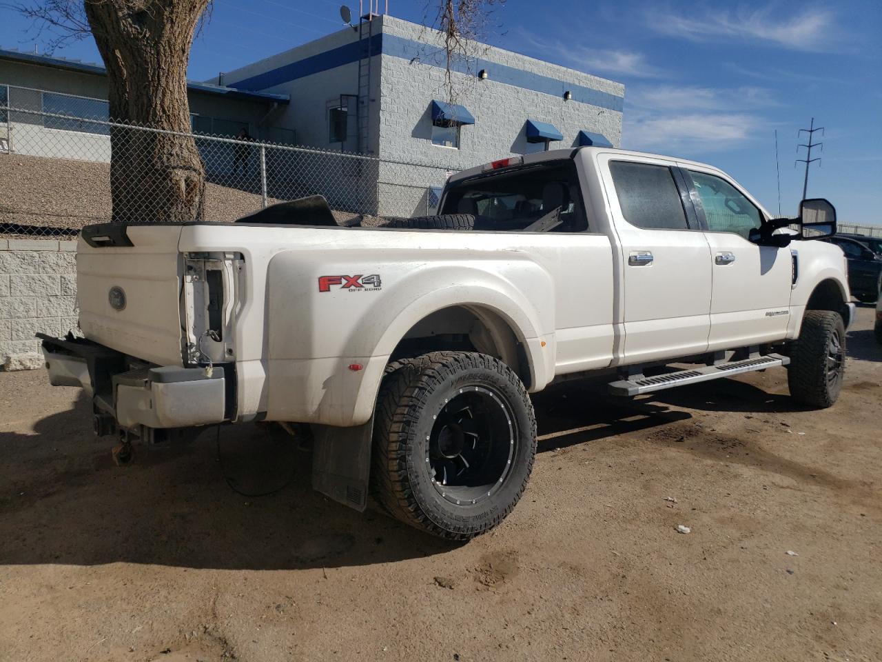 2017 Ford F350 Super Duty - Фото 3