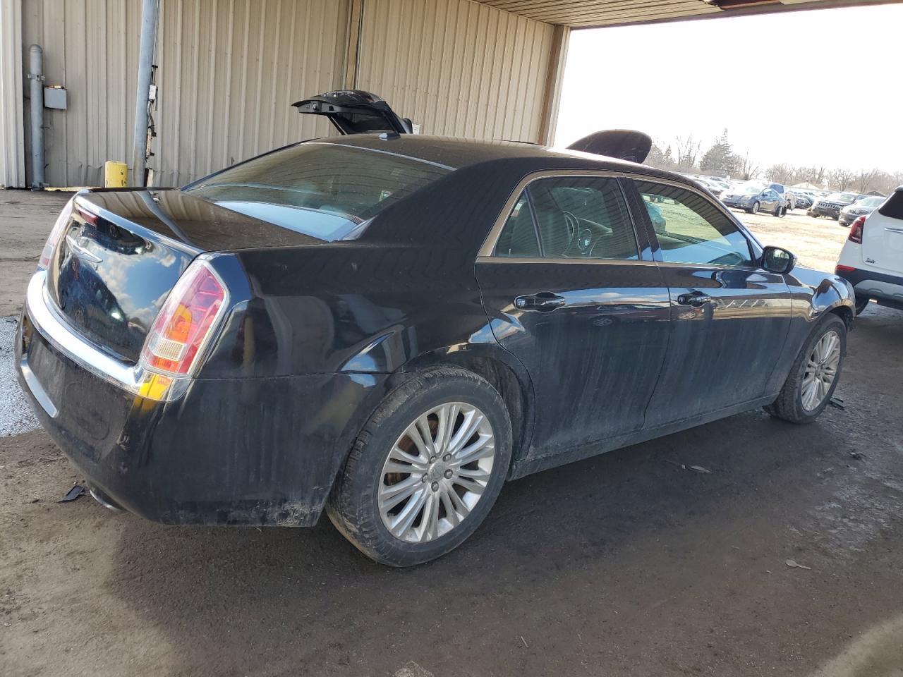 2014 Chrysler 300 - Image 3