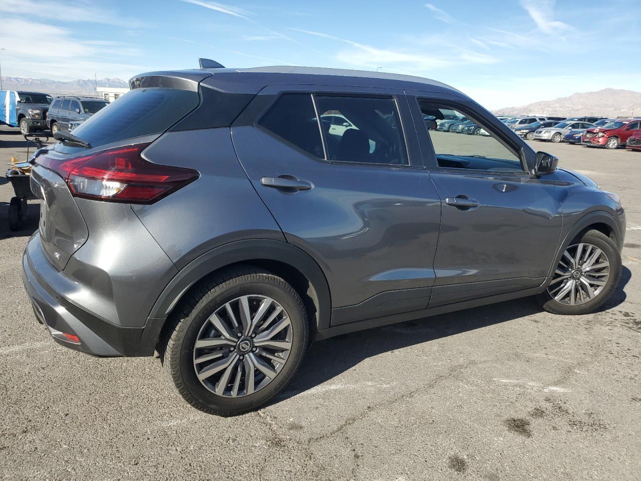 2021 Nissan Kicks Sv - Image 3