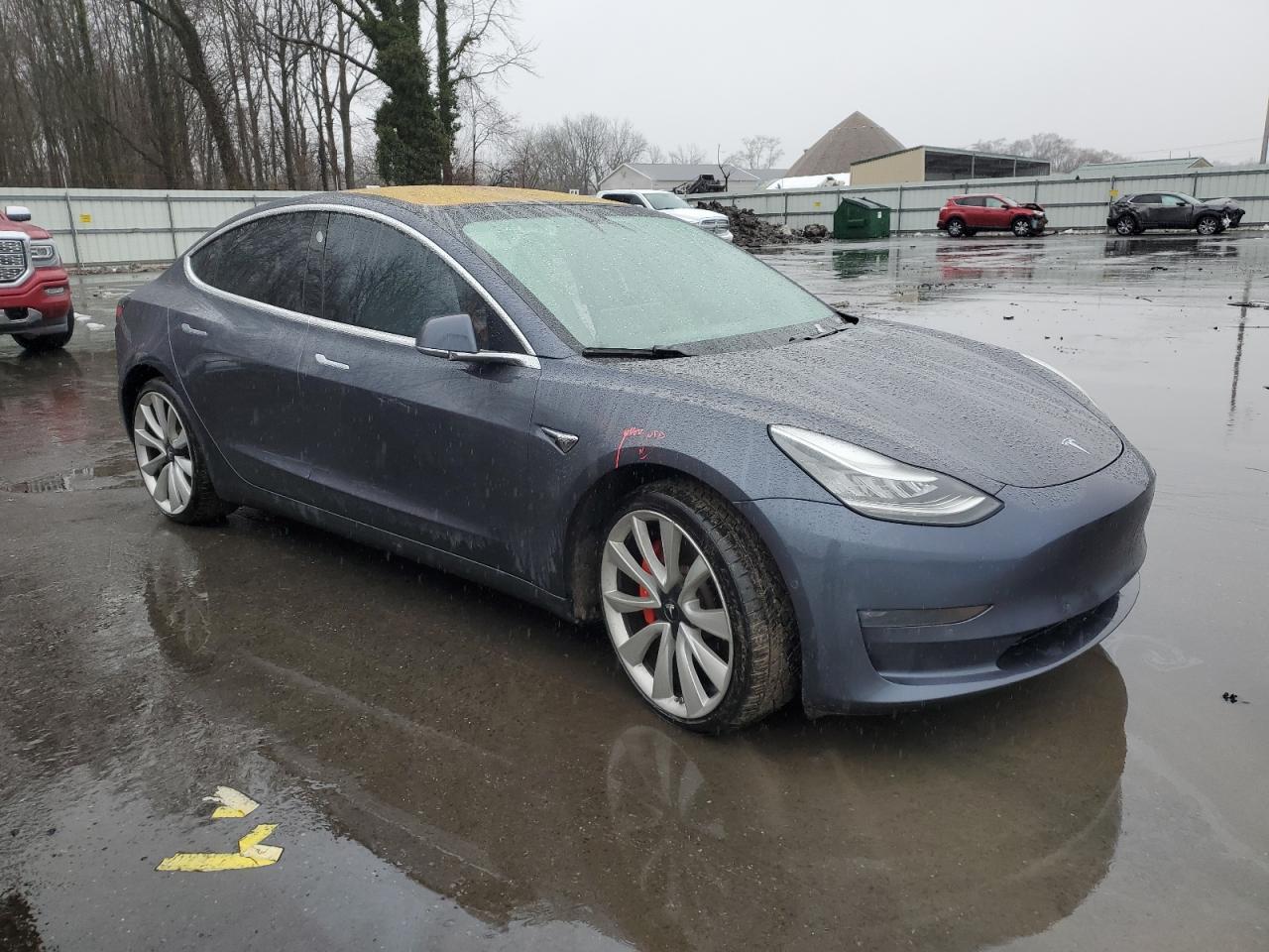 2018 Tesla Model 3 - Фото 4