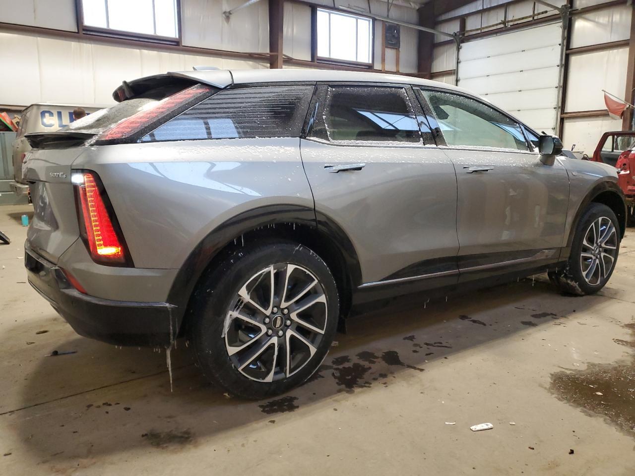 2025 Cadillac Optiq Sport - Фото 3