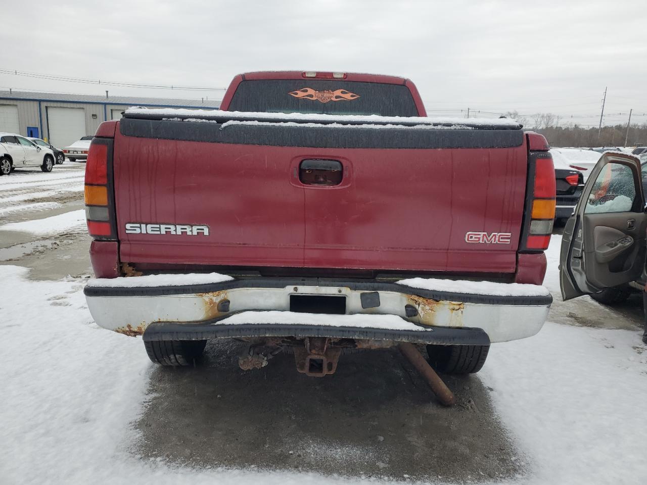 2004 GMC Sierra K2500 Heavy Duty - Image 6