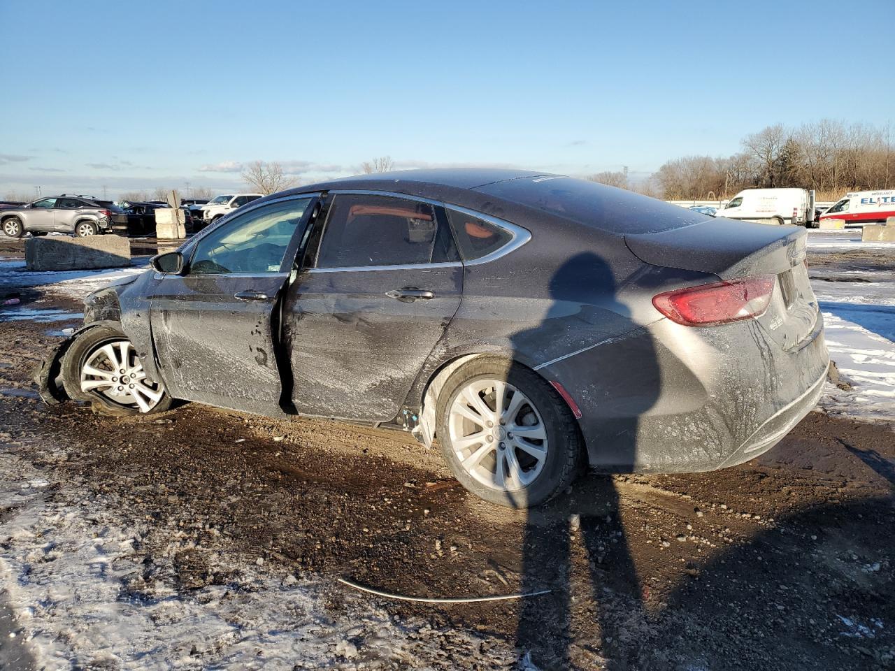 2015 Chrysler 200 Limited - Фото 2