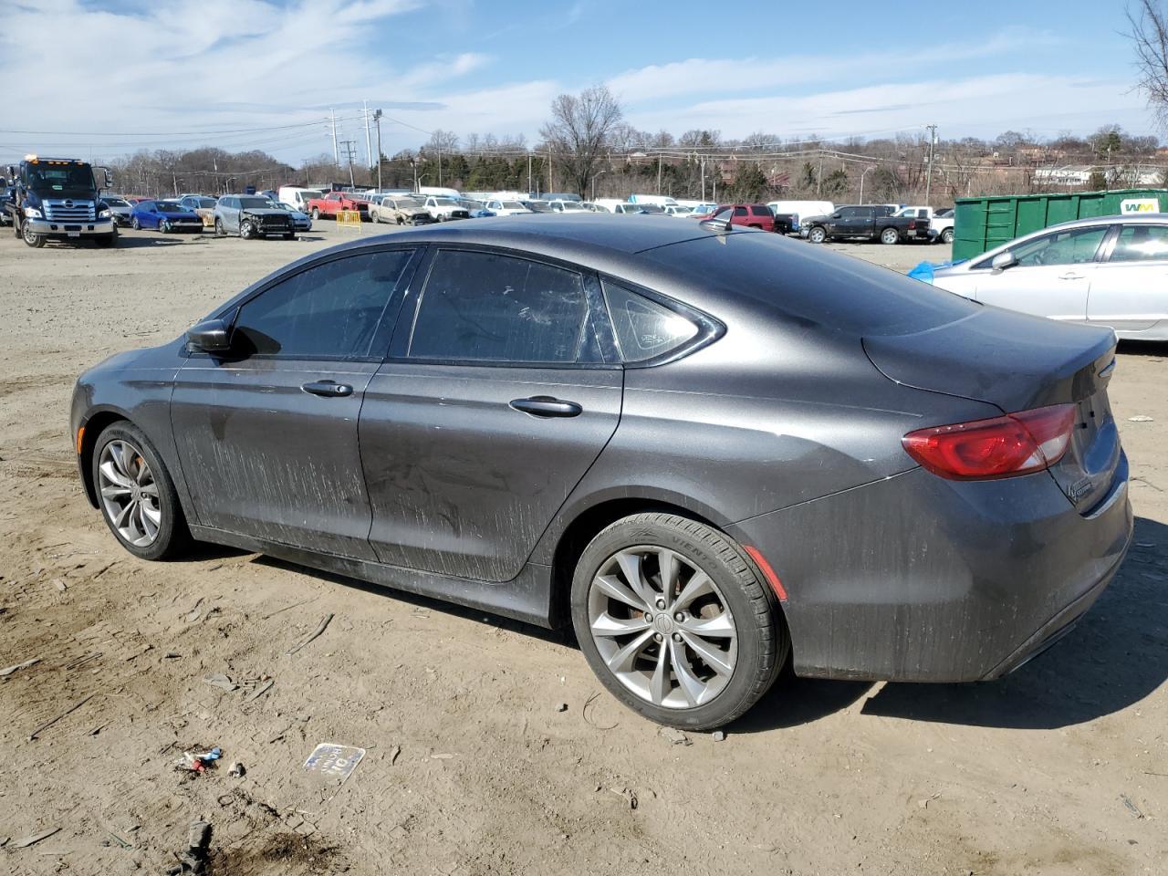 2016 Chrysler 200 S - Фото 2