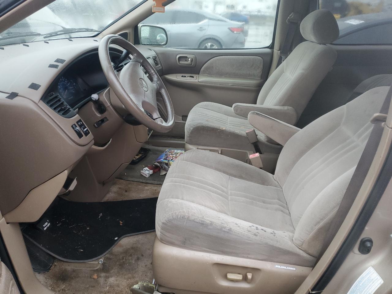 2002 Toyota Sienna Le - Image 7