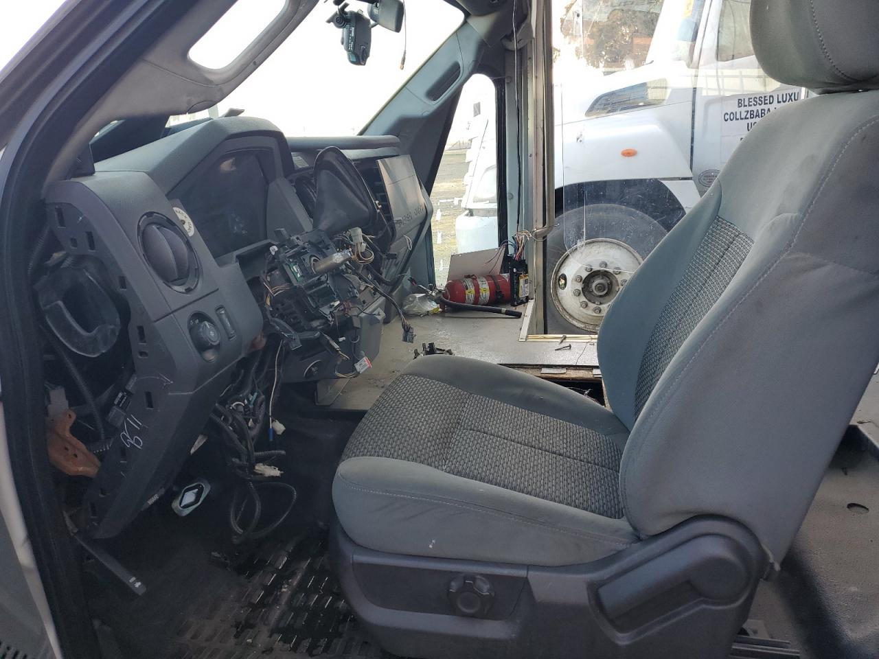 2014 Ford F550 Super Duty - Фото 7