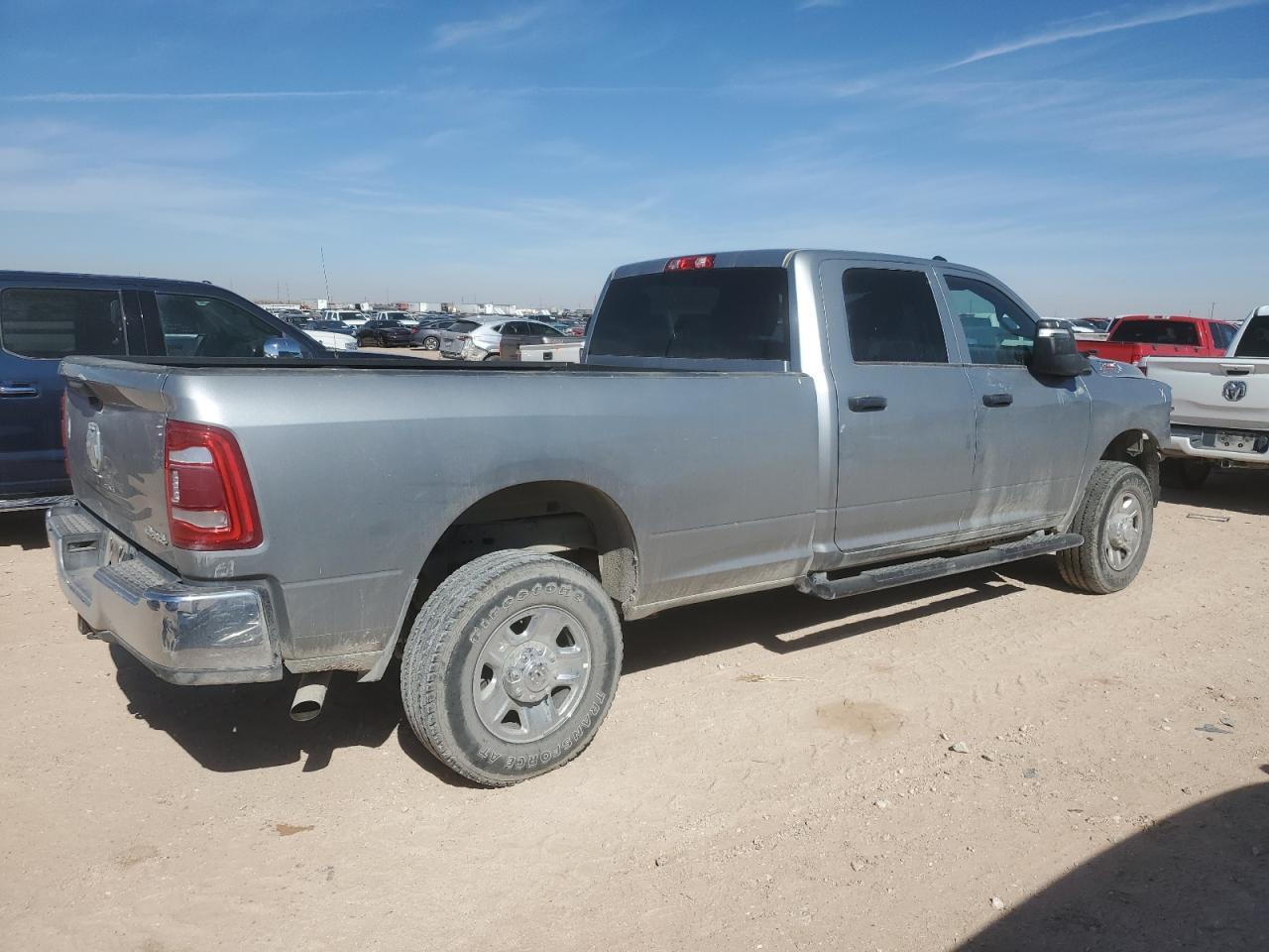 2023 Ram 2500 Tradesman - Фото 3
